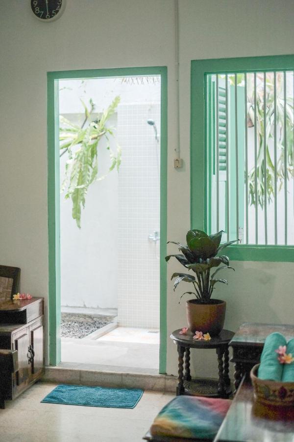 Abrakadabra 747 Apartment Yogyakarta Exterior photo