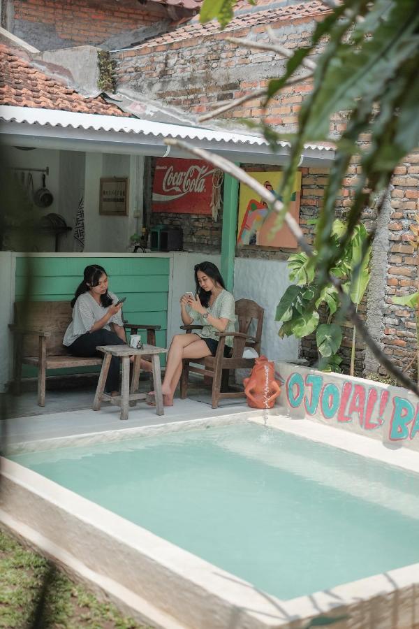 Abrakadabra 747 Apartment Yogyakarta Exterior photo