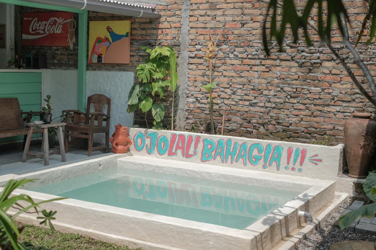 Abrakadabra 747 Apartment Yogyakarta Exterior photo