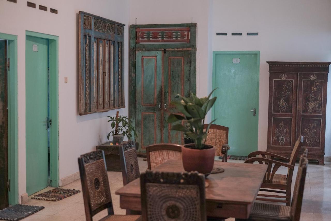 Abrakadabra 747 Apartment Yogyakarta Exterior photo