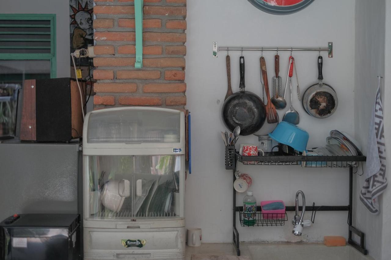 Abrakadabra 747 Apartment Yogyakarta Exterior photo